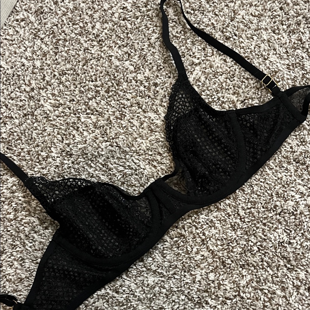 Black Victoria secret bra